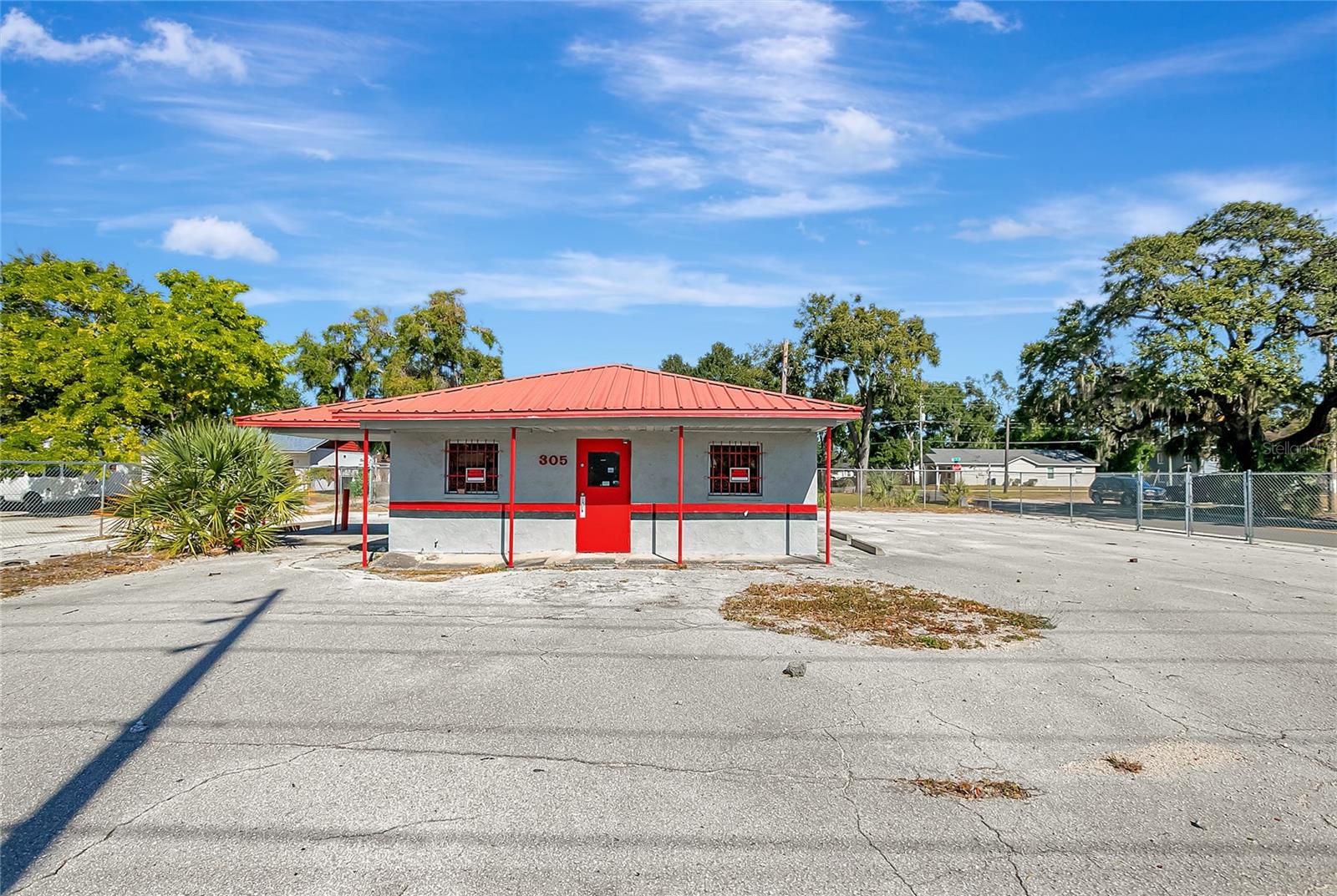 Image 18 of 24 For 305 & 309 Memorial Boulevard