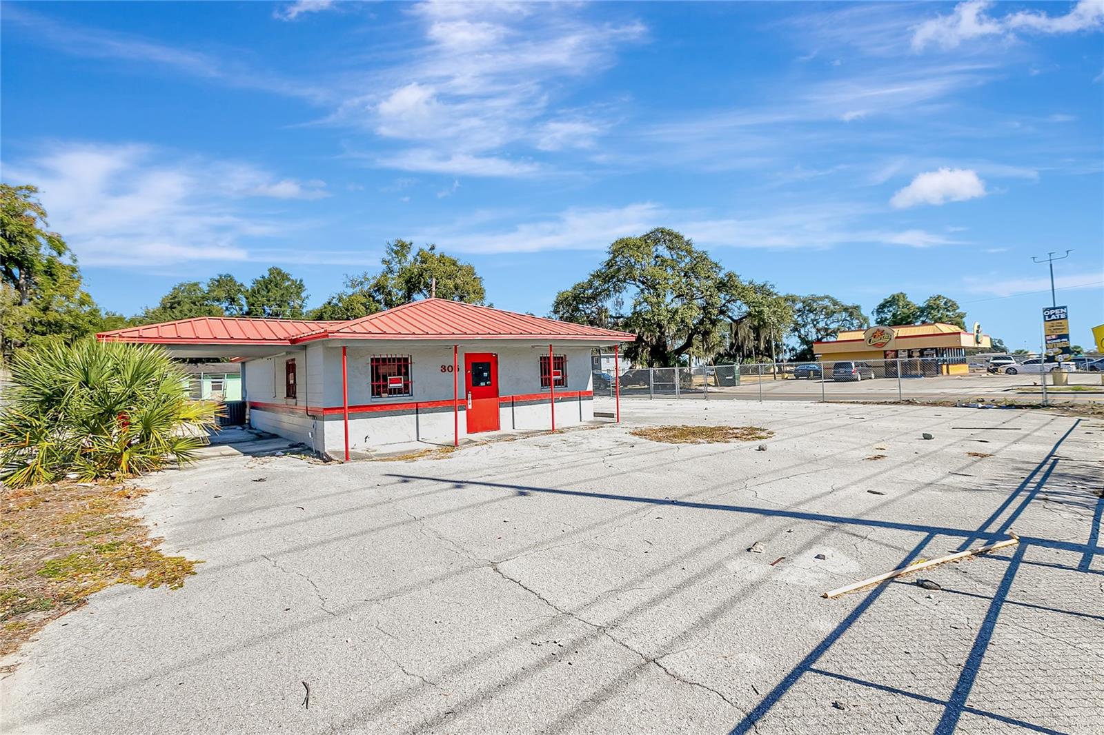 Image 19 of 24 For 305 & 309 Memorial Boulevard