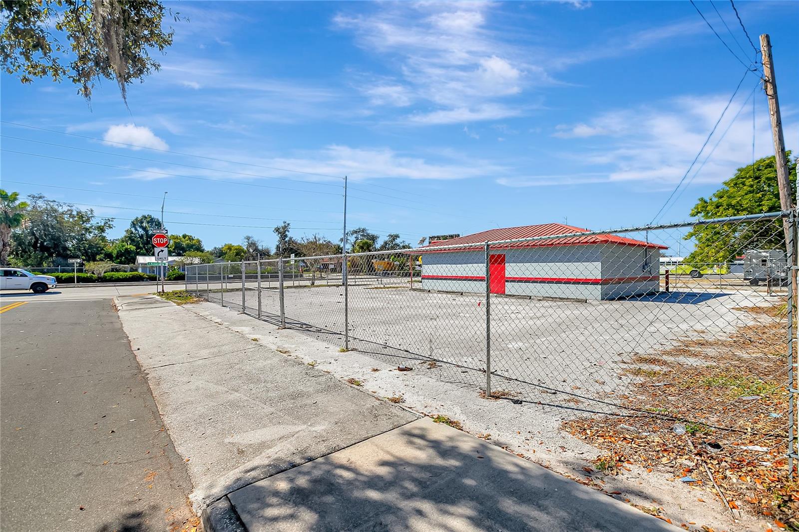 Image 2 of 24 For 305 & 309 Memorial Boulevard