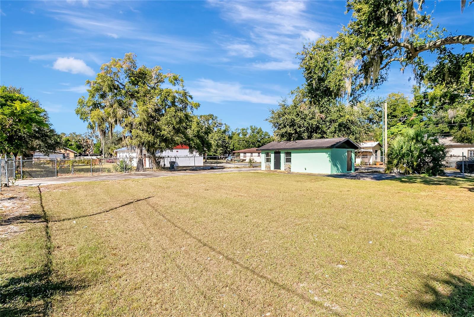 Image 20 of 24 For 305 & 309 Memorial Boulevard