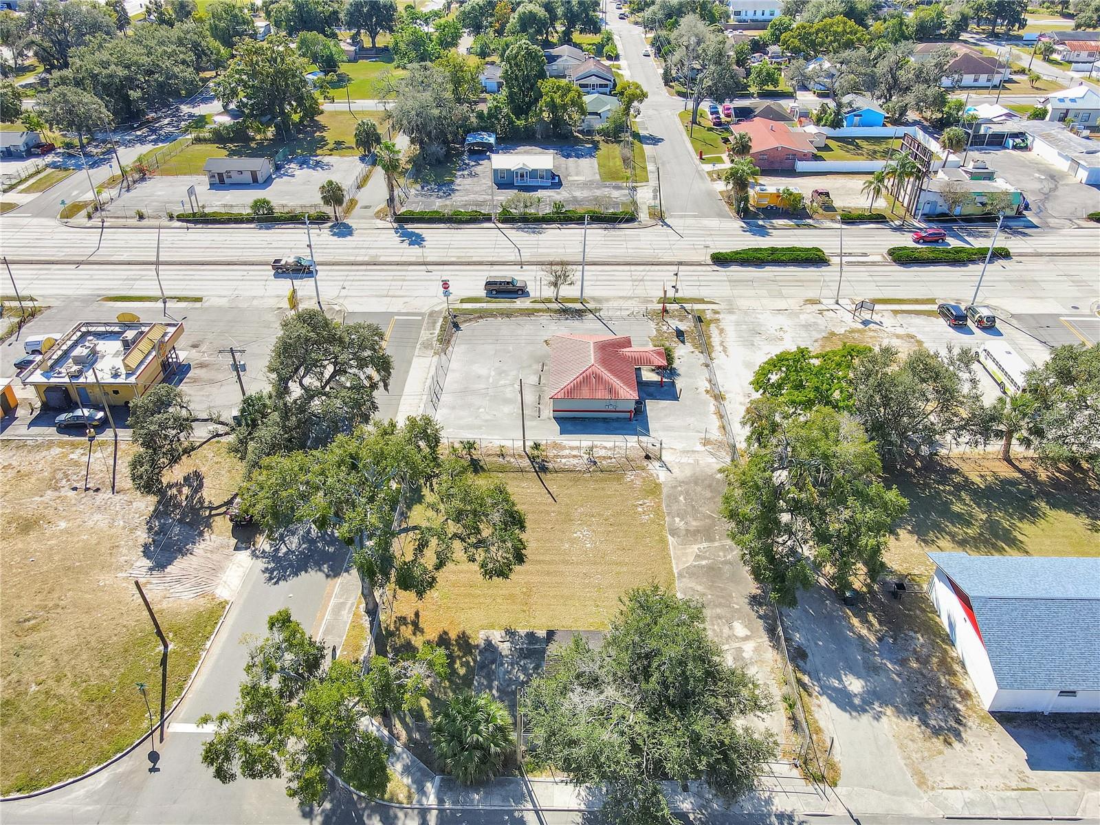 Image 6 of 24 For 305 & 309 Memorial Boulevard