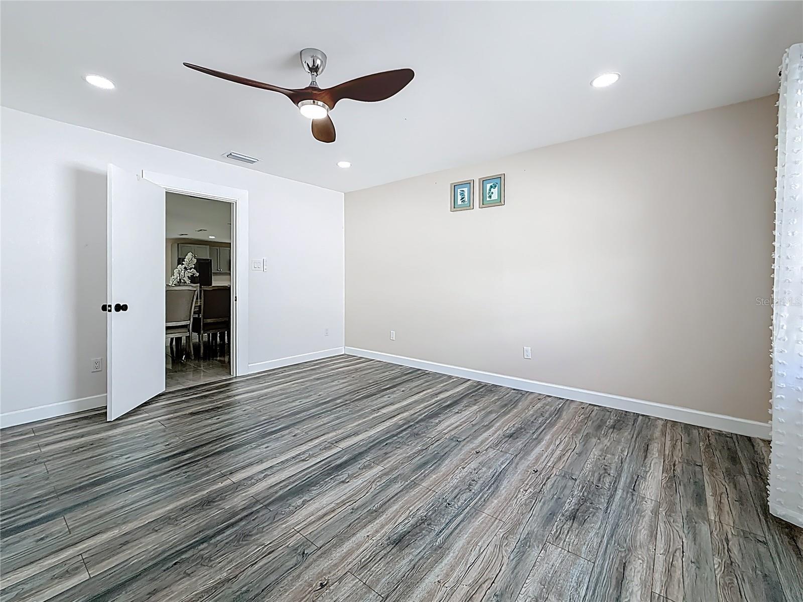 Image 17 of 35 For 11312 62nd Street N