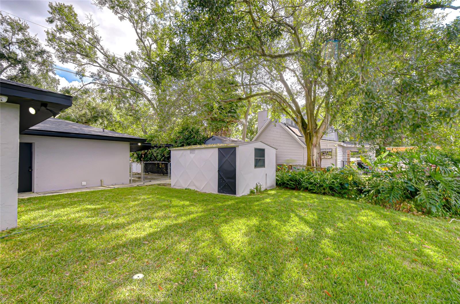 Image 26 of 76 For 8120 Albany Avenue