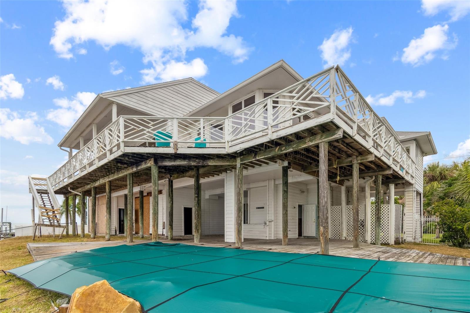 Listing photo id 8 for 121 Augusta Avenue