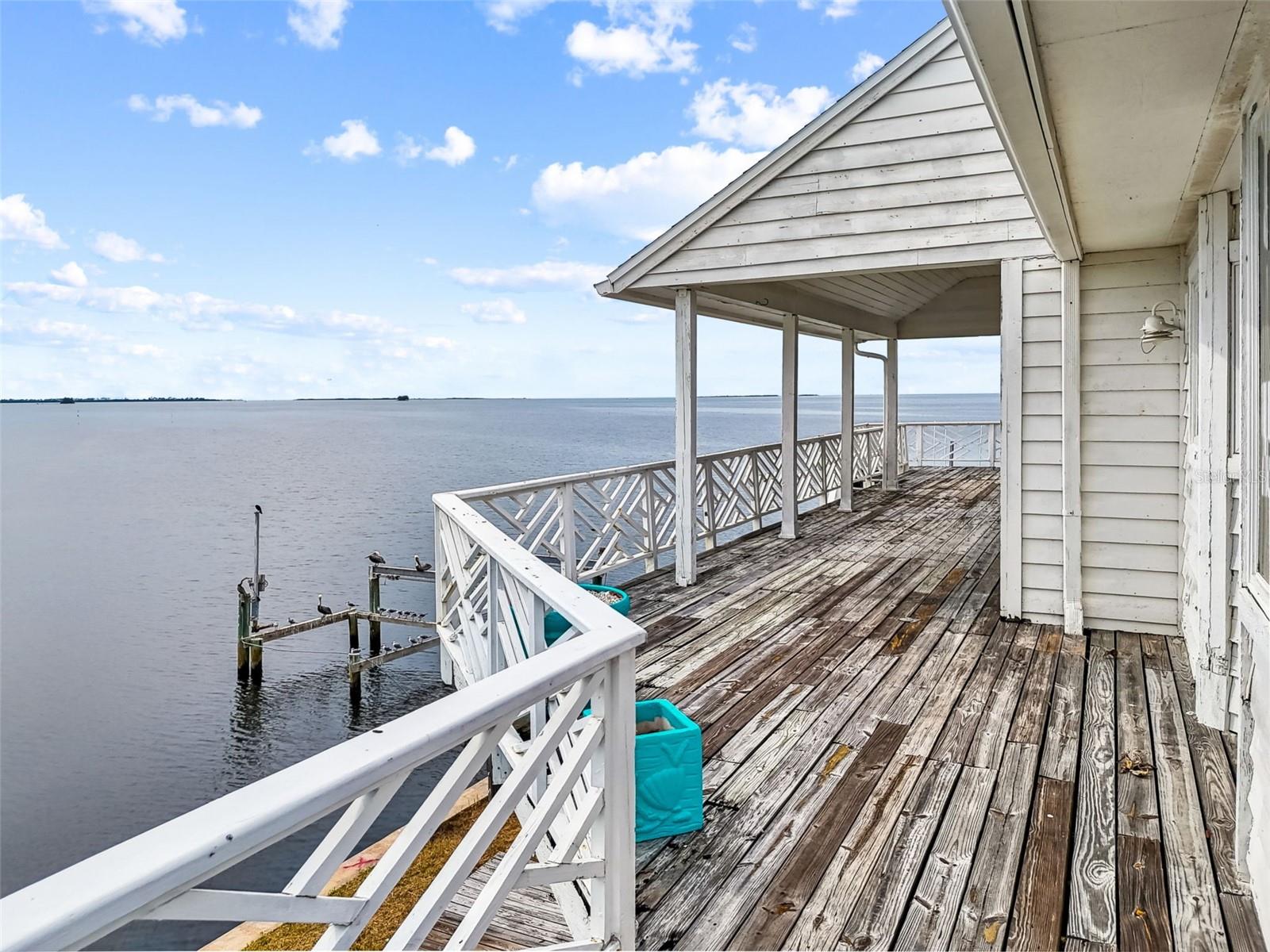 Listing photo id 17 for 121 Augusta Avenue