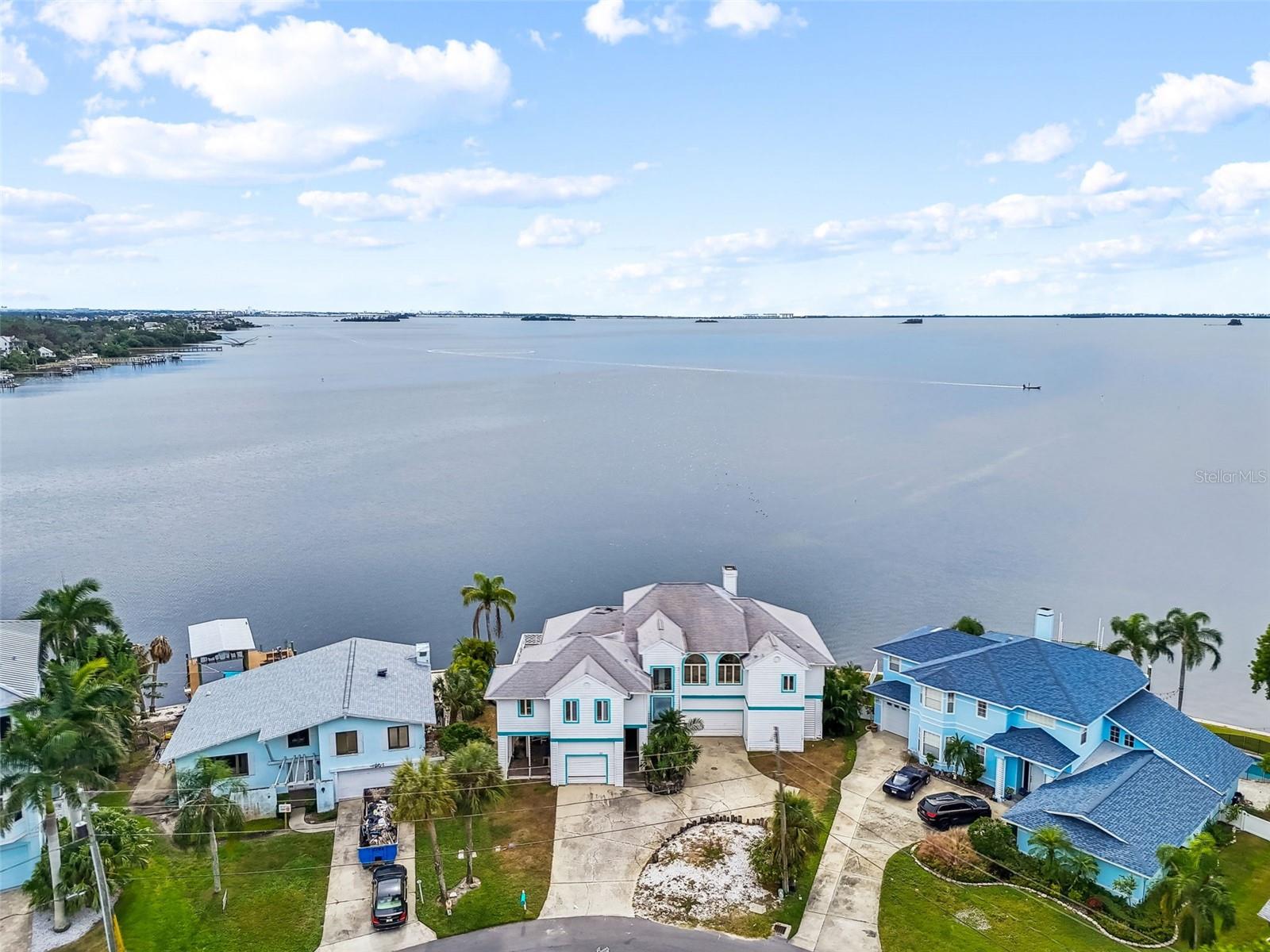 Listing photo id 21 for 121 Augusta Avenue