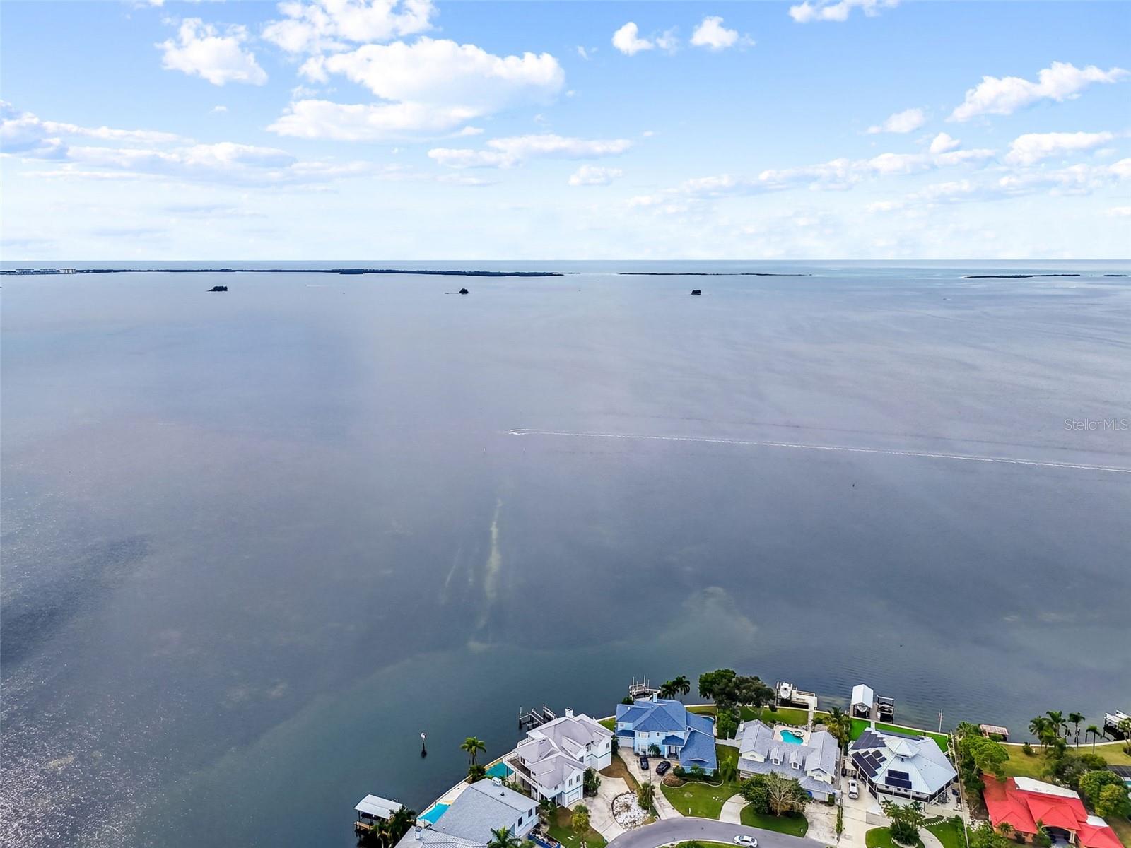 Listing photo id 24 for 121 Augusta Avenue