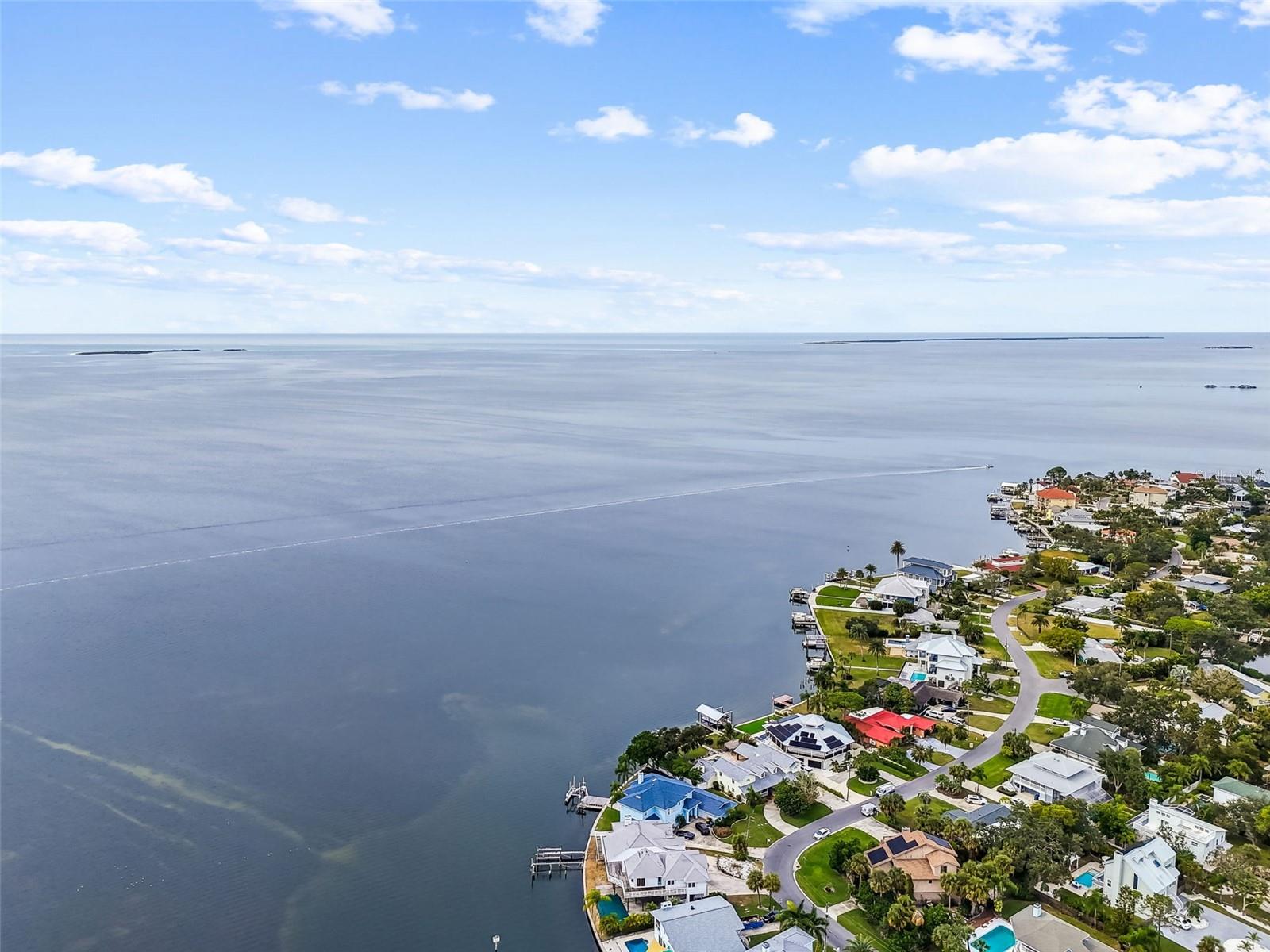 Listing photo id 25 for 121 Augusta Avenue