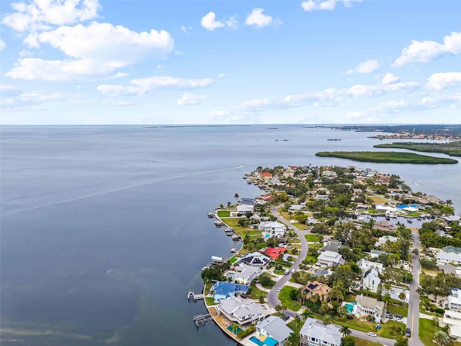 Listing photo id 26 for 121 Augusta Avenue