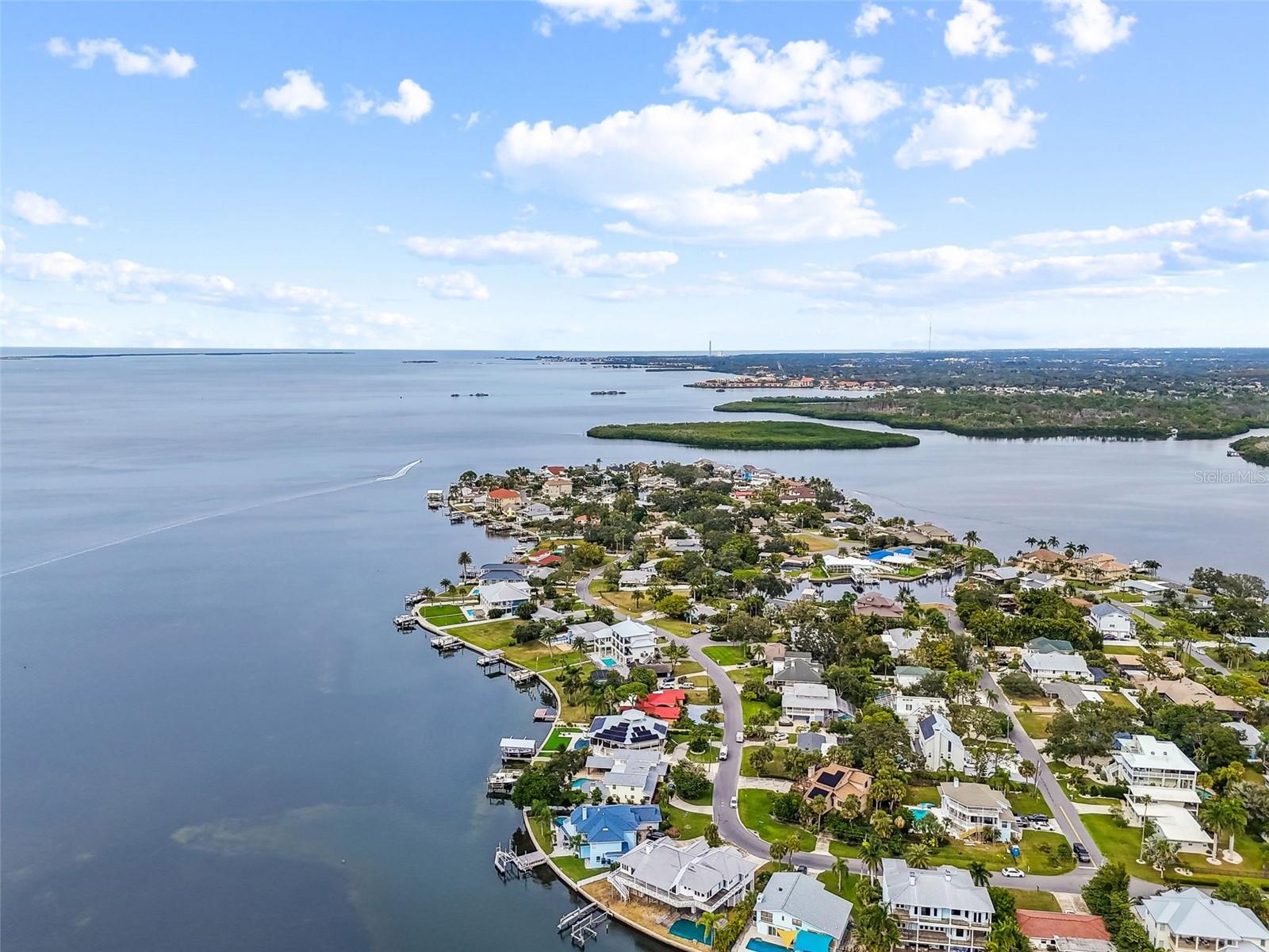 Listing photo id 27 for 121 Augusta Avenue