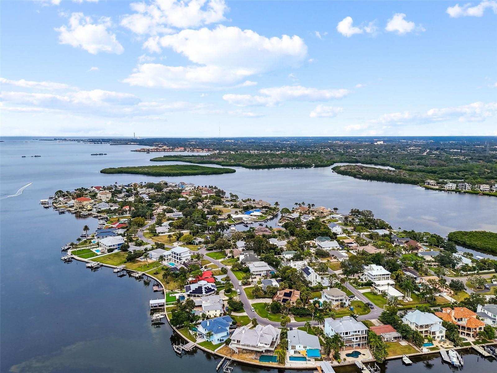 Listing photo id 28 for 121 Augusta Avenue