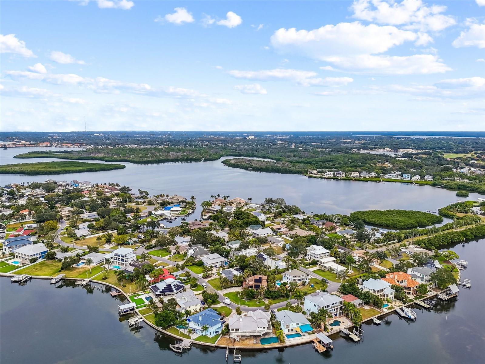 Listing photo id 29 for 121 Augusta Avenue