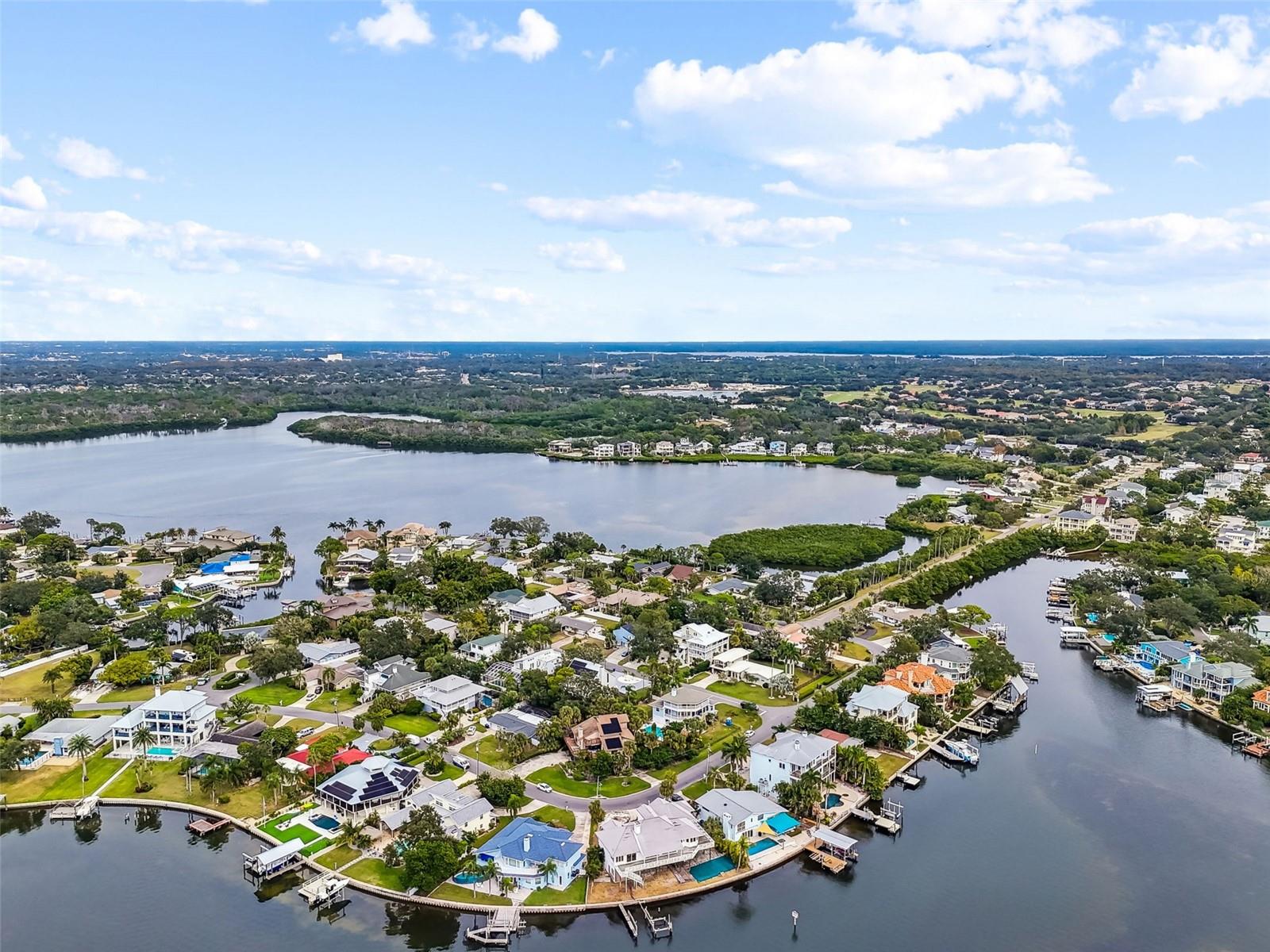 Listing photo id 30 for 121 Augusta Avenue