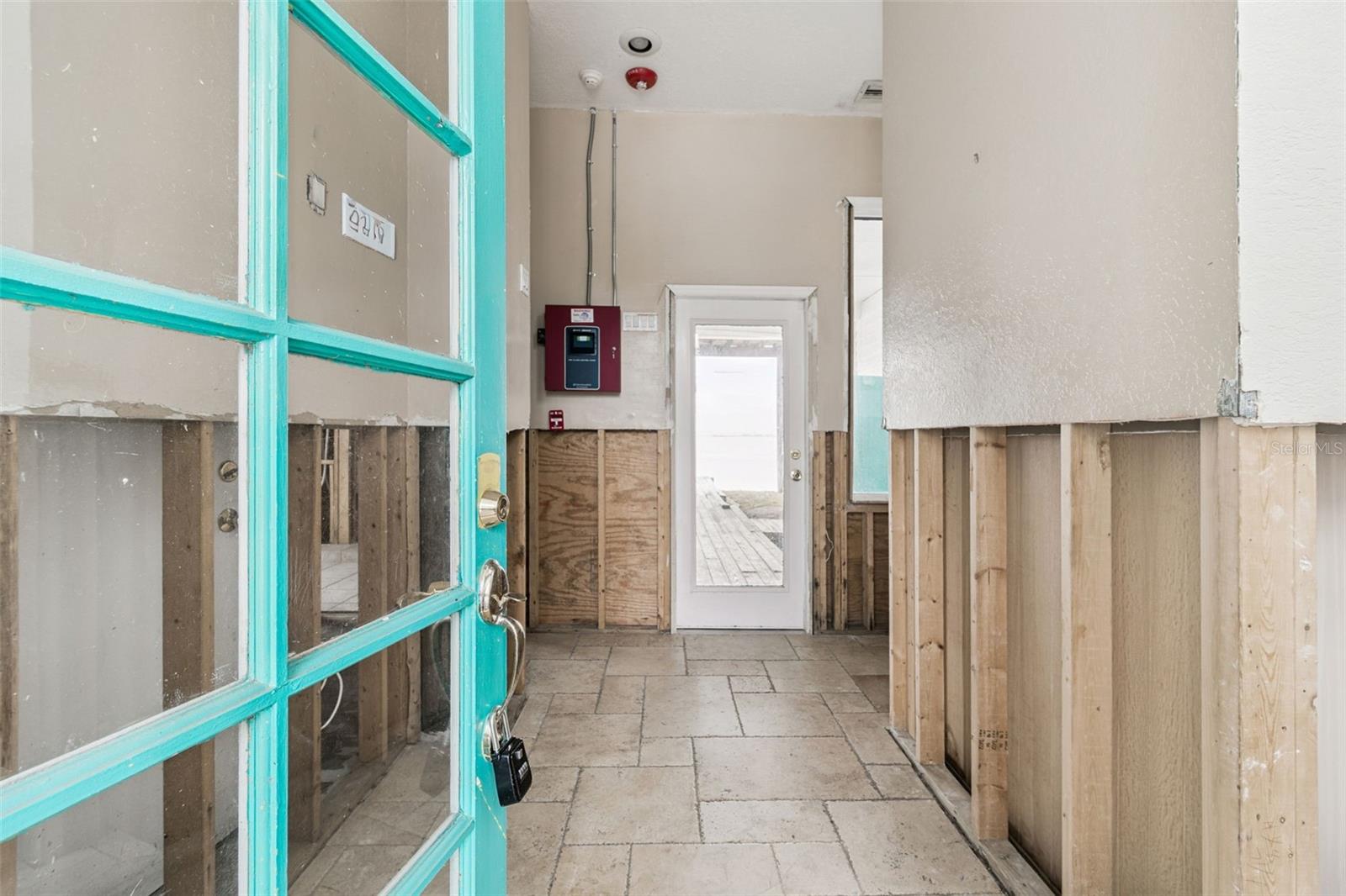 Listing photo id 31 for 121 Augusta Avenue