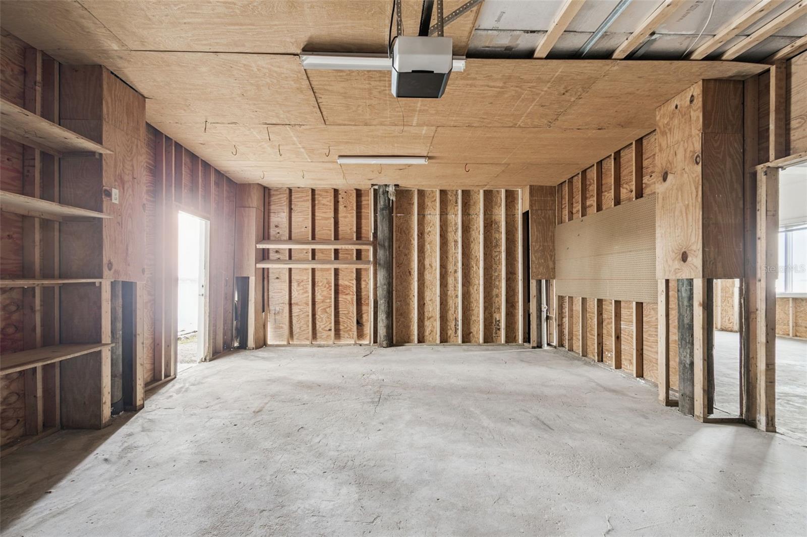 Listing photo id 34 for 121 Augusta Avenue