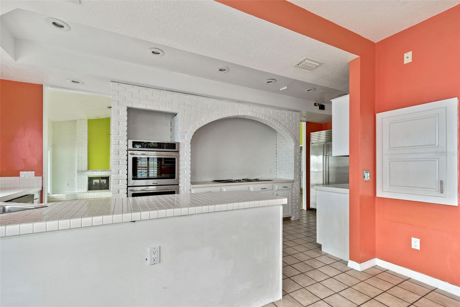 Listing photo id 63 for 121 Augusta Avenue