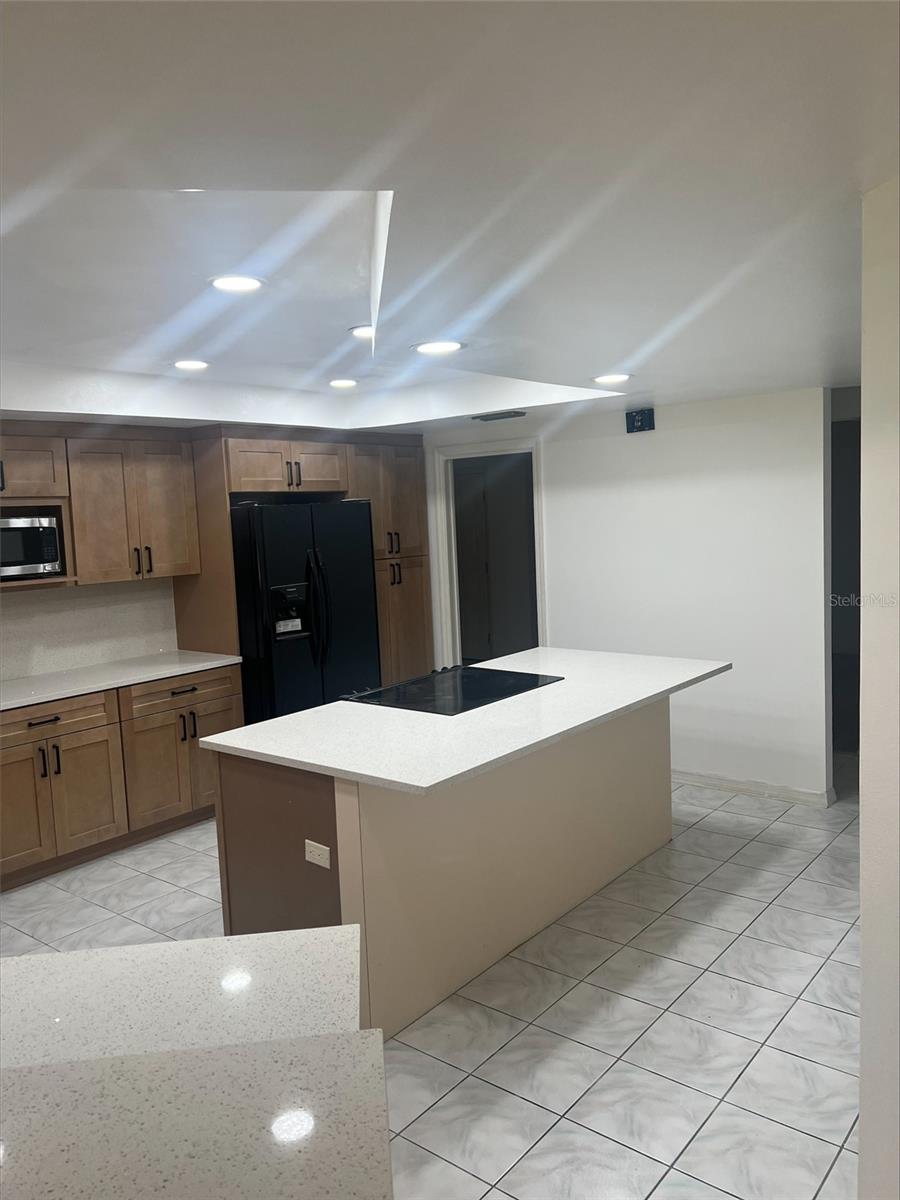 Listing photo id 7 for 16125 Ancroft Court