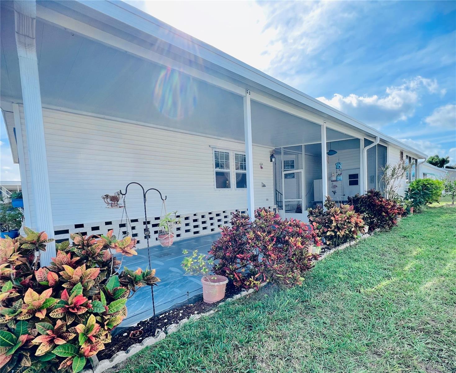 Image 4 of 37 For 51 Pindo Palm Street E