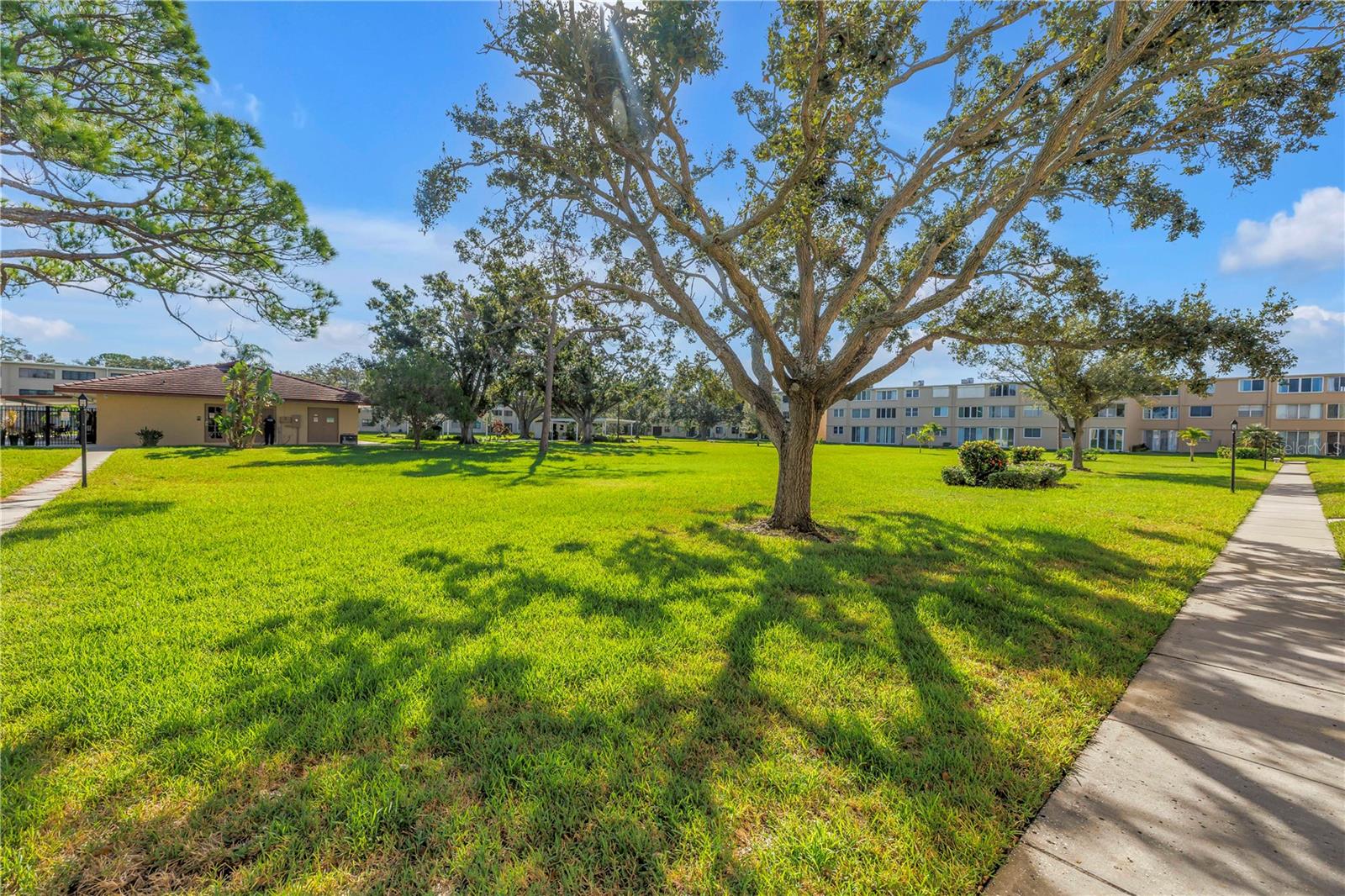 Image 28 of 32 For 5095 Bay Street Ne 317