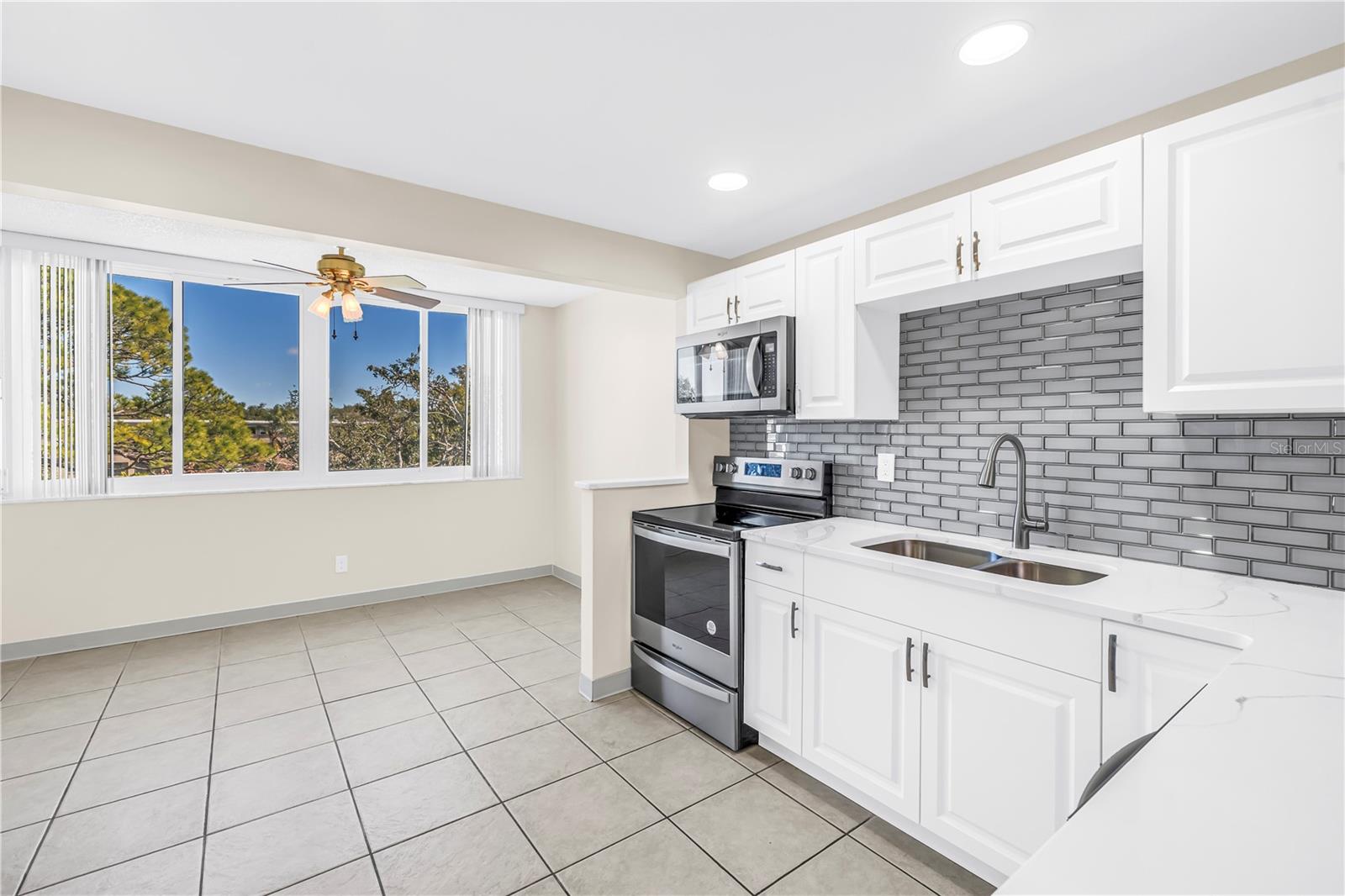 Image 8 of 32 For 5095 Bay Street Ne 317