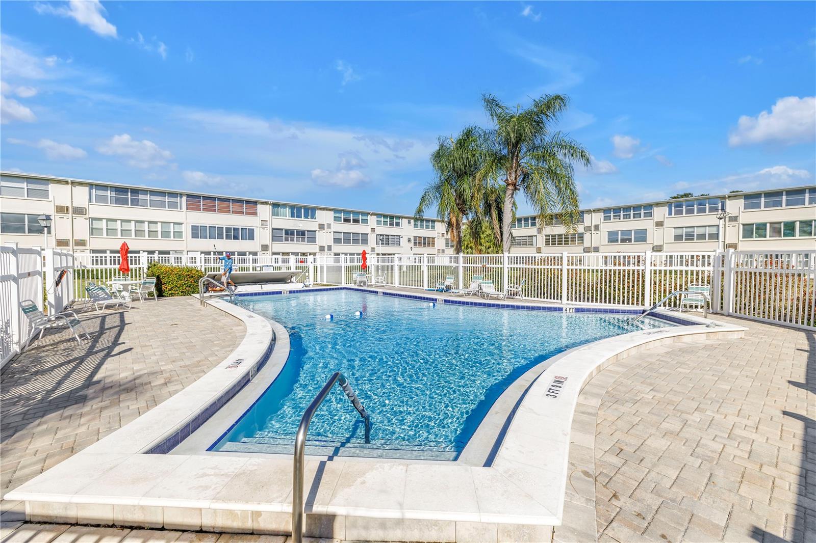 Details for 951 79th Avenue N 325, ST PETERSBURG, FL 33702