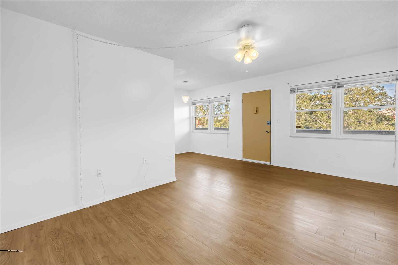 Image 11 of 44 For 951 79th Avenue N 325