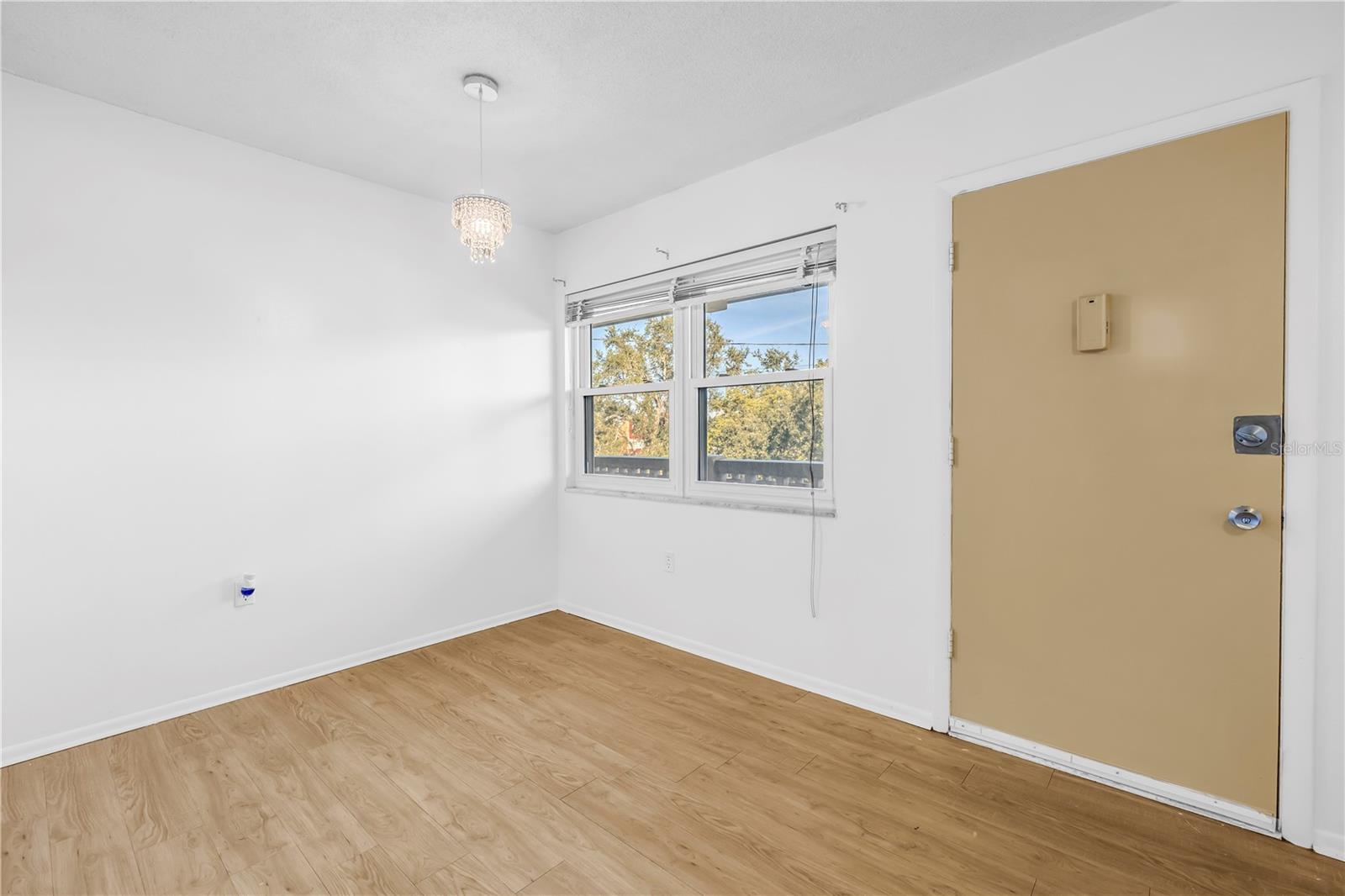 Image 12 of 44 For 951 79th Avenue N 325