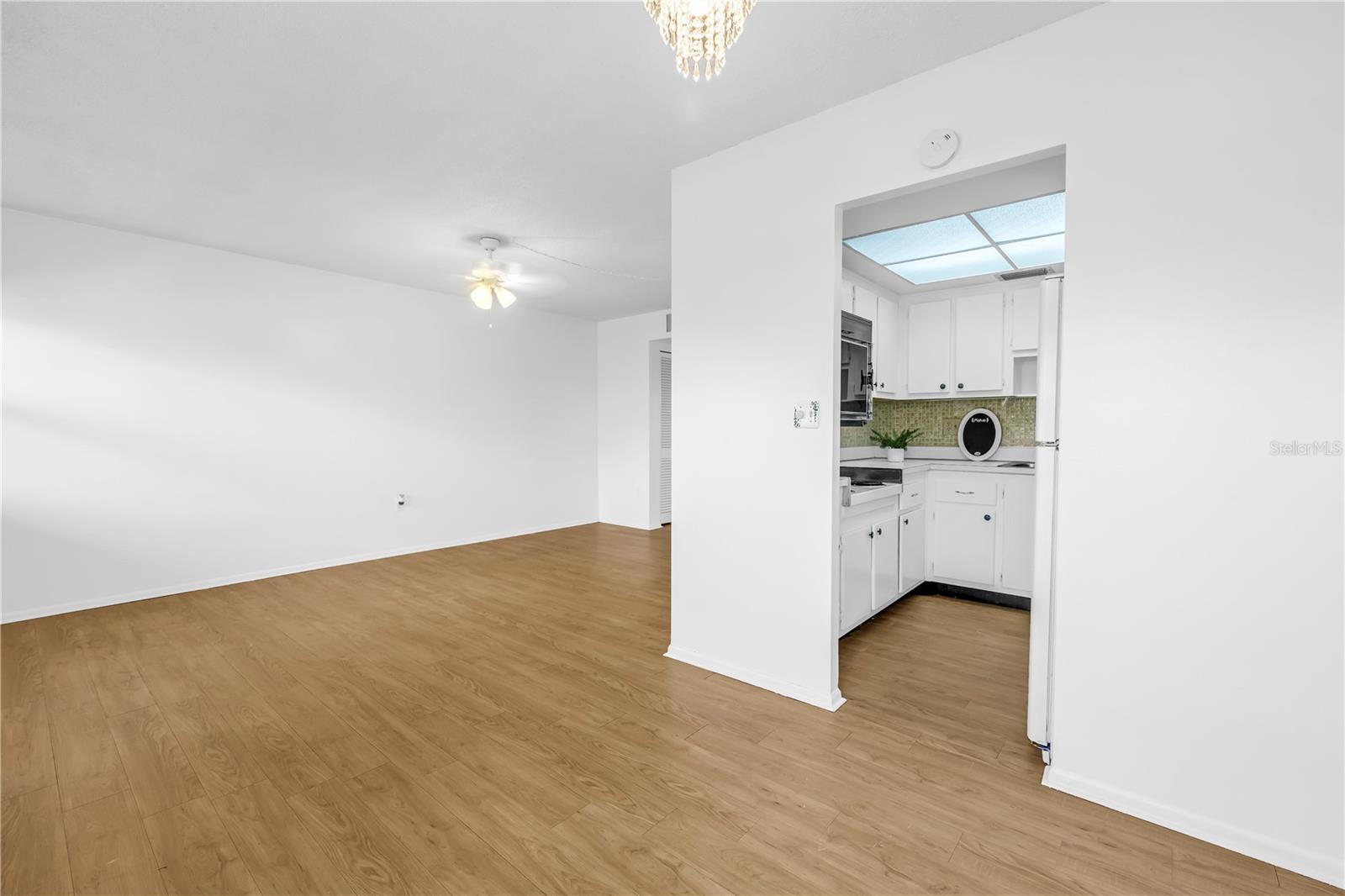 Image 13 of 44 For 951 79th Avenue N 325