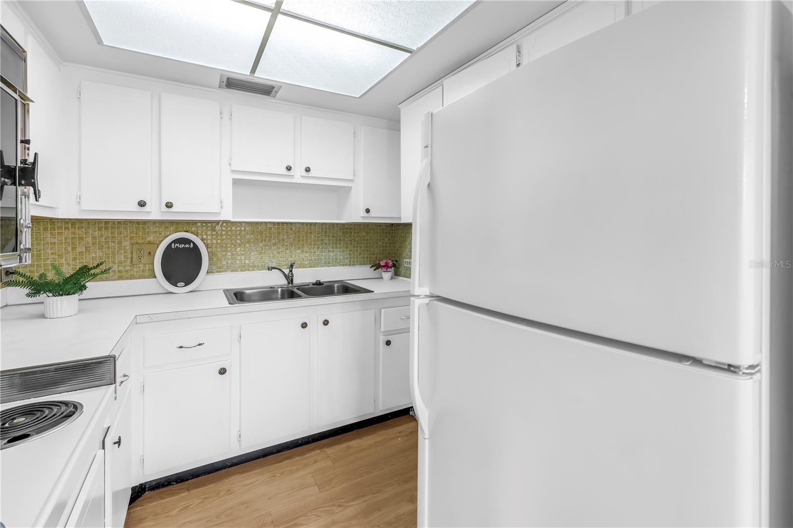 Image 15 of 44 For 951 79th Avenue N 325