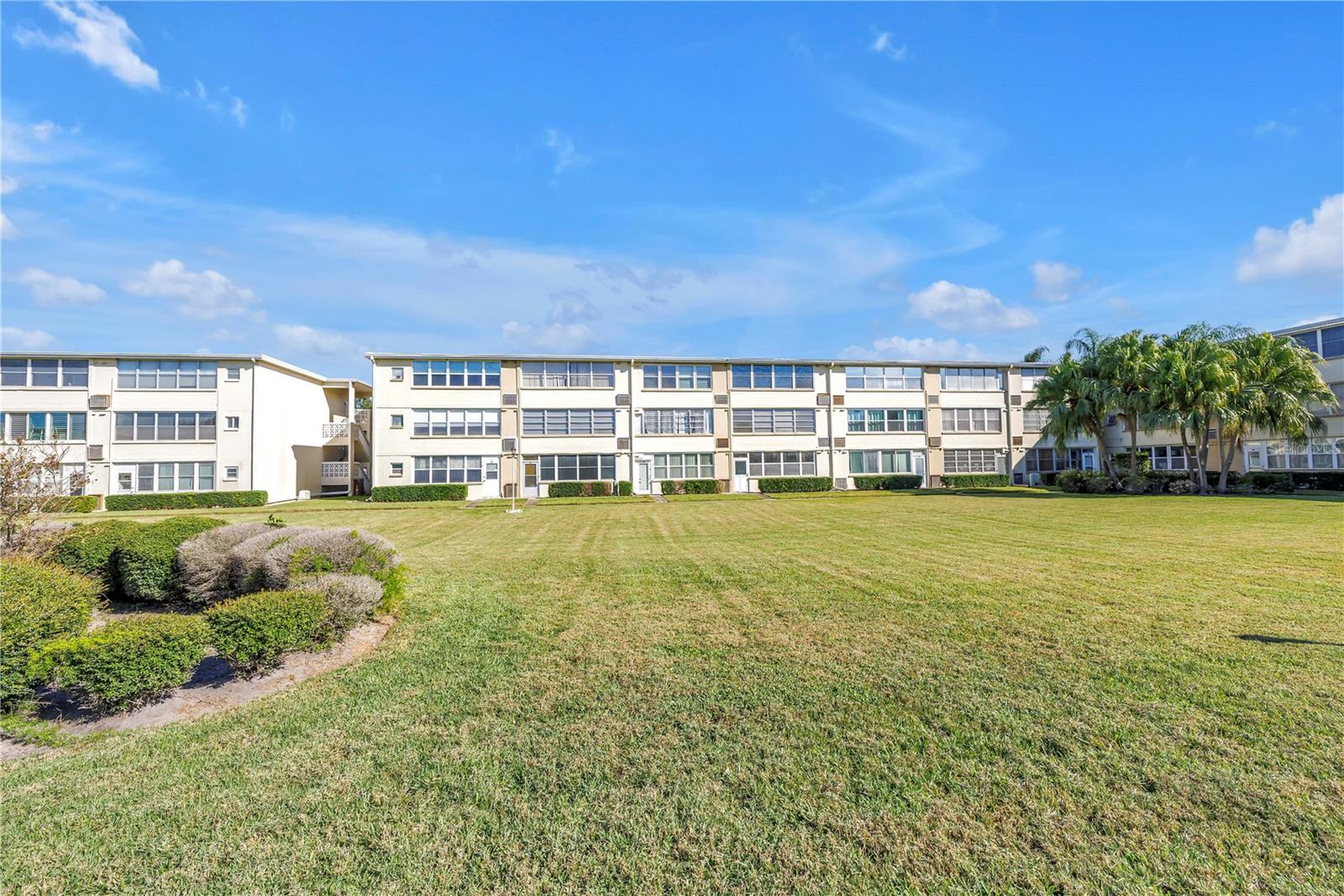 Image 2 of 44 For 951 79th Avenue N 325