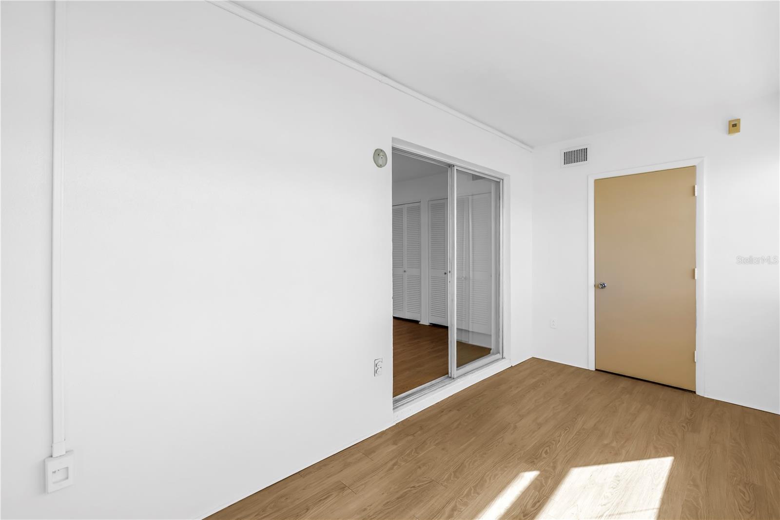 Image 22 of 44 For 951 79th Avenue N 325