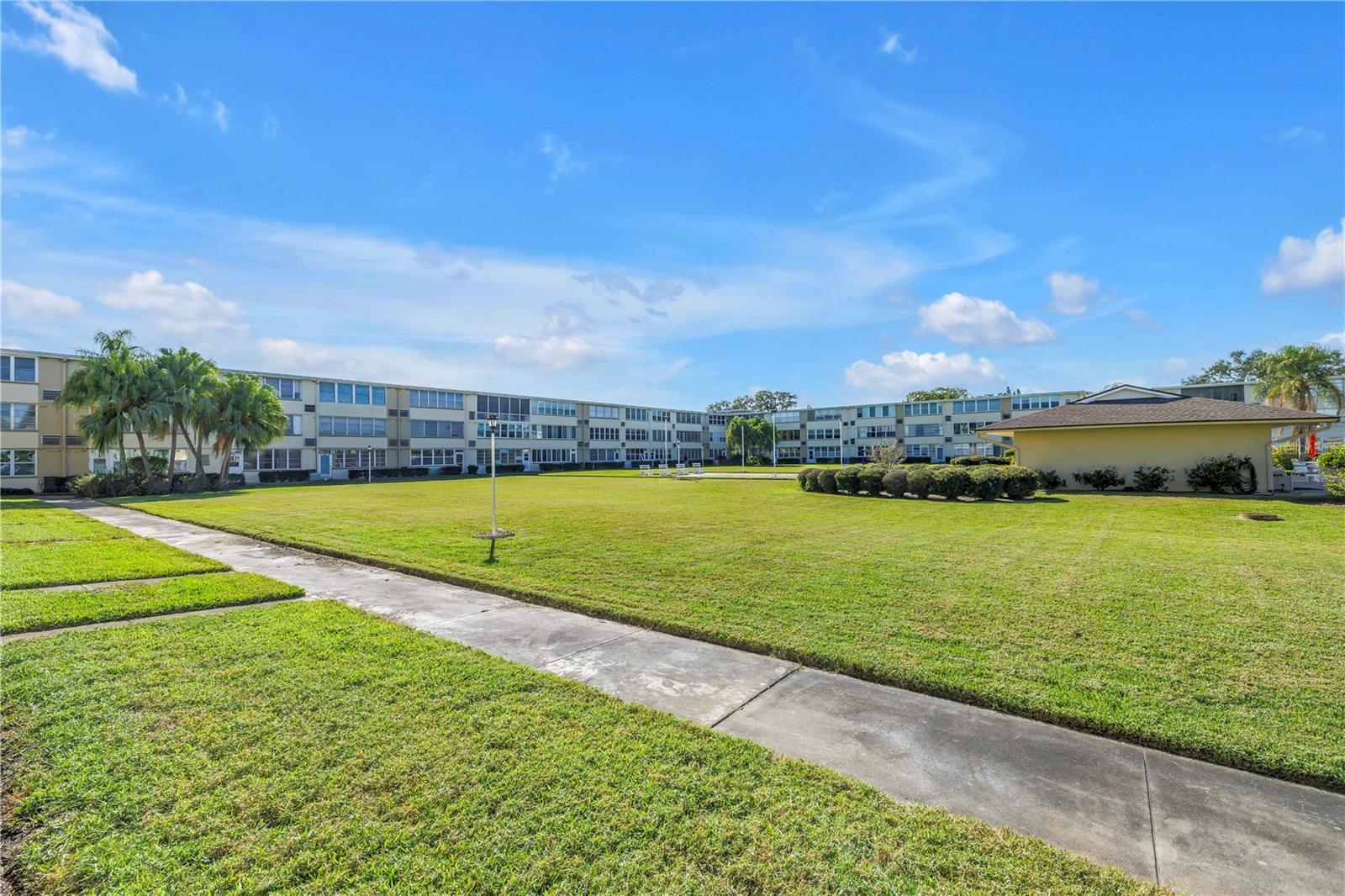 Image 25 of 44 For 951 79th Avenue N 325