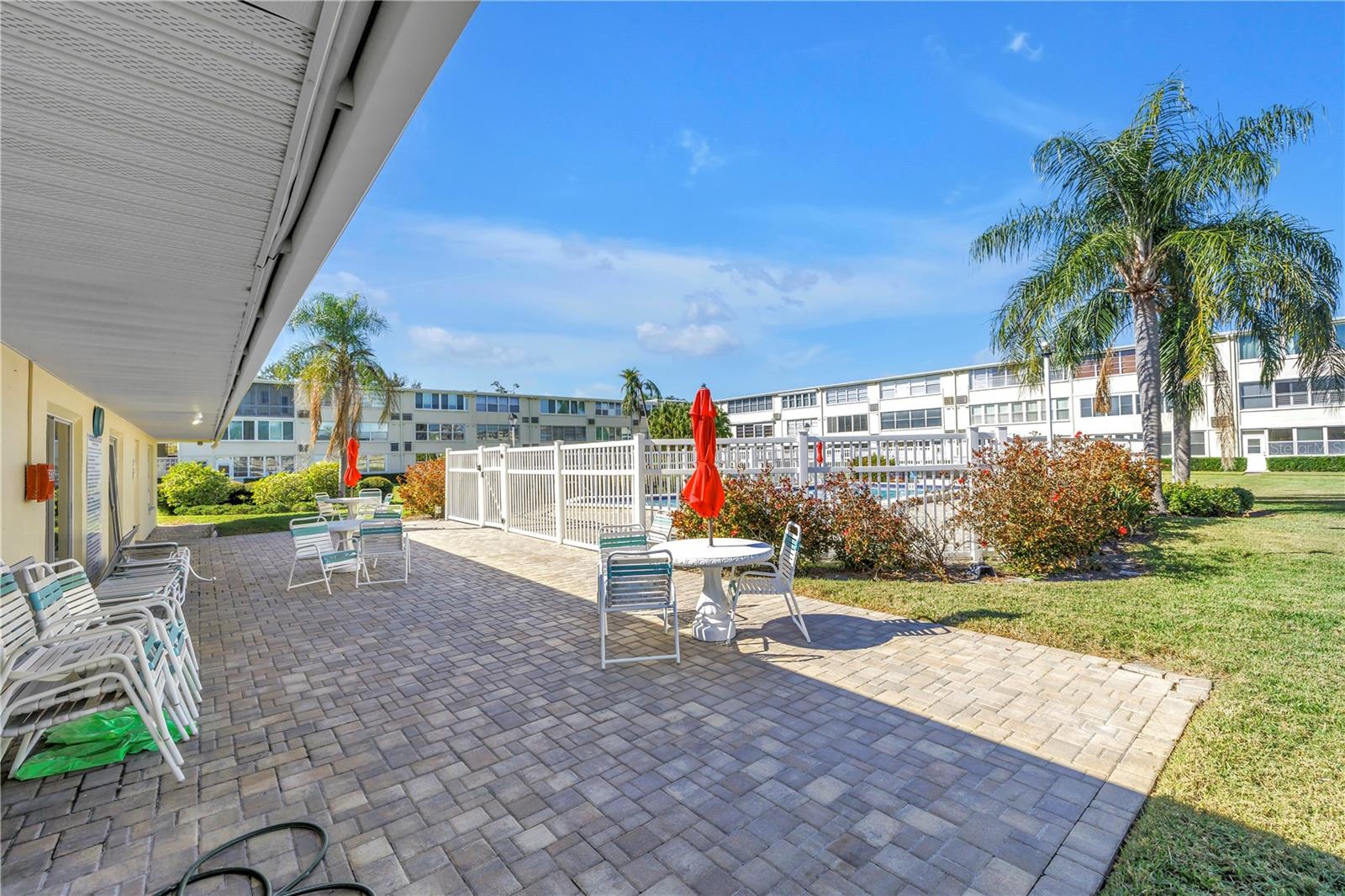 Image 27 of 44 For 951 79th Avenue N 325