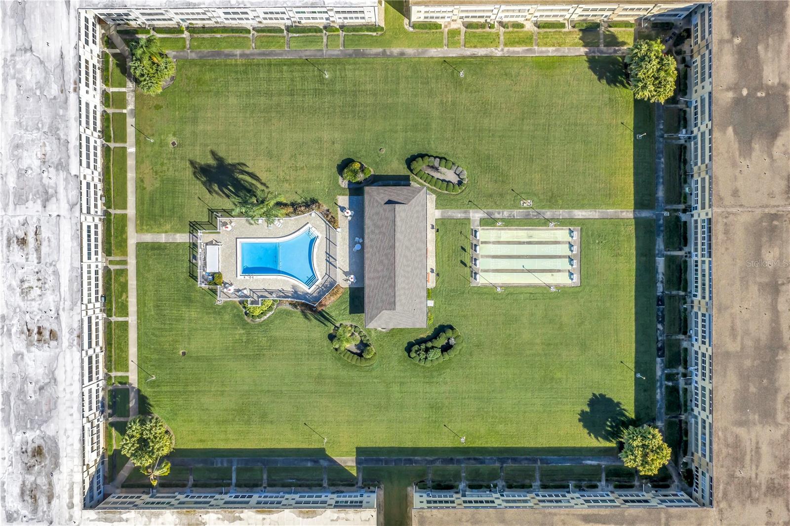 Image 3 of 44 For 951 79th Avenue N 325