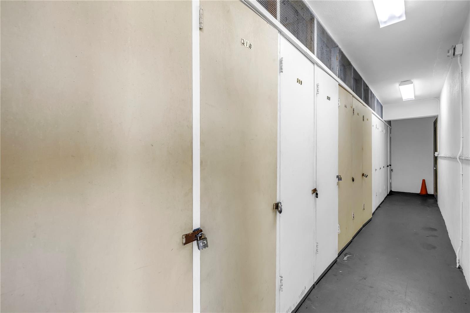 Image 31 of 44 For 951 79th Avenue N 325