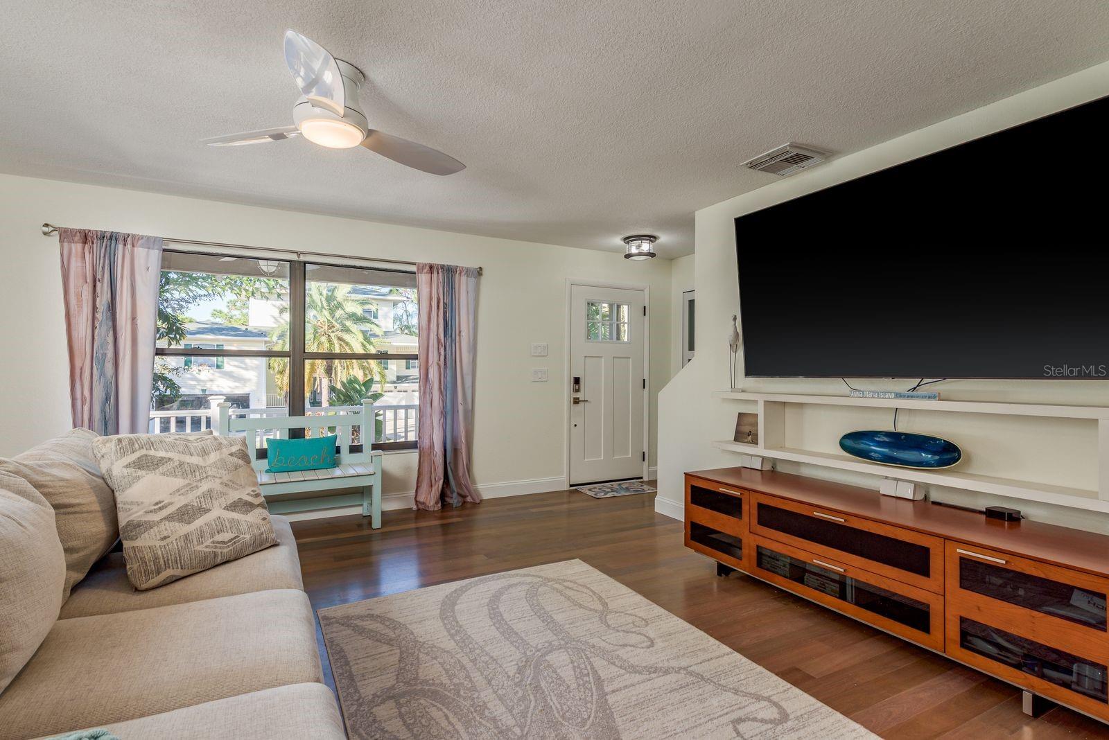 Image 10 of 88 For 758 Claudia