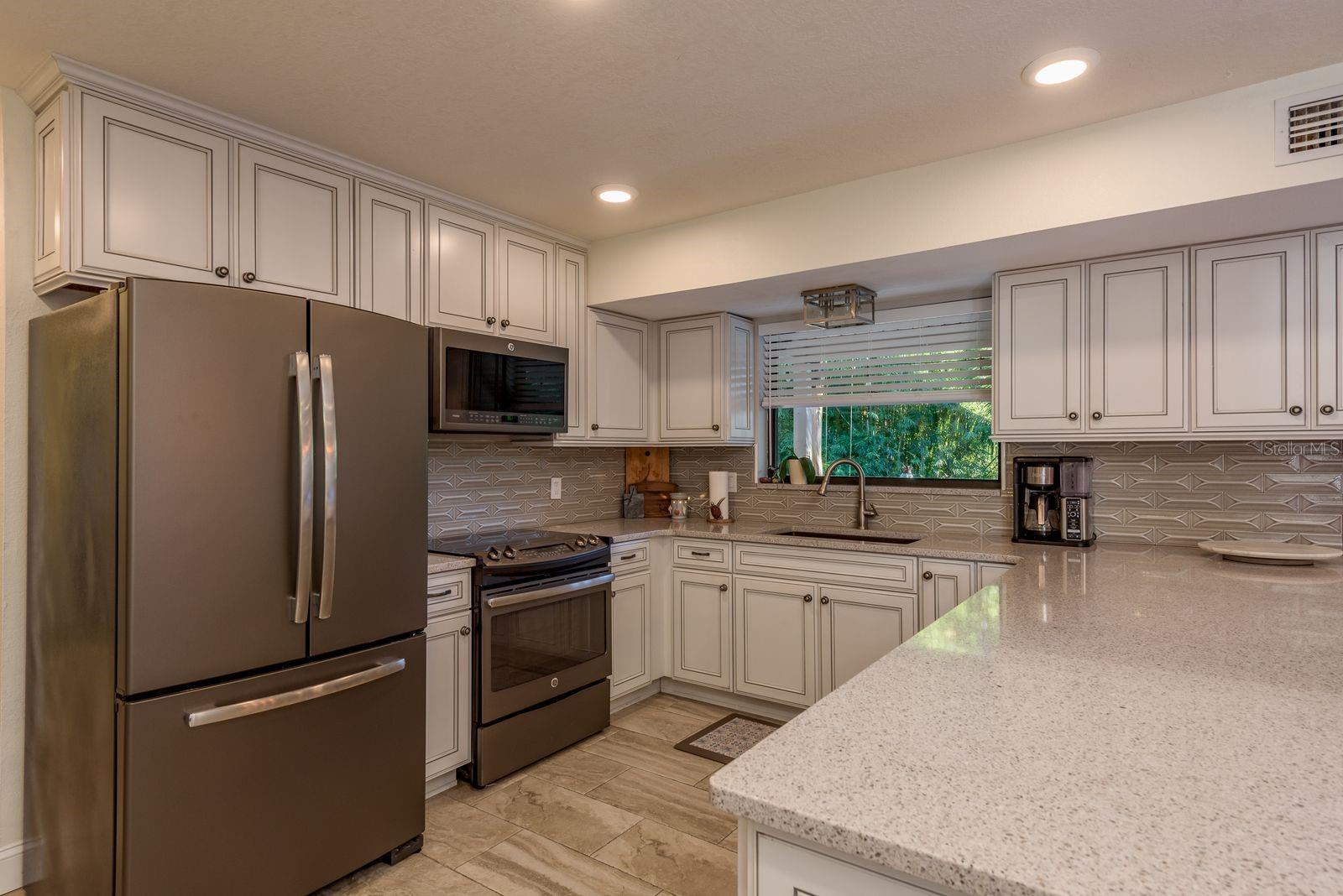 Image 16 of 88 For 758 Claudia