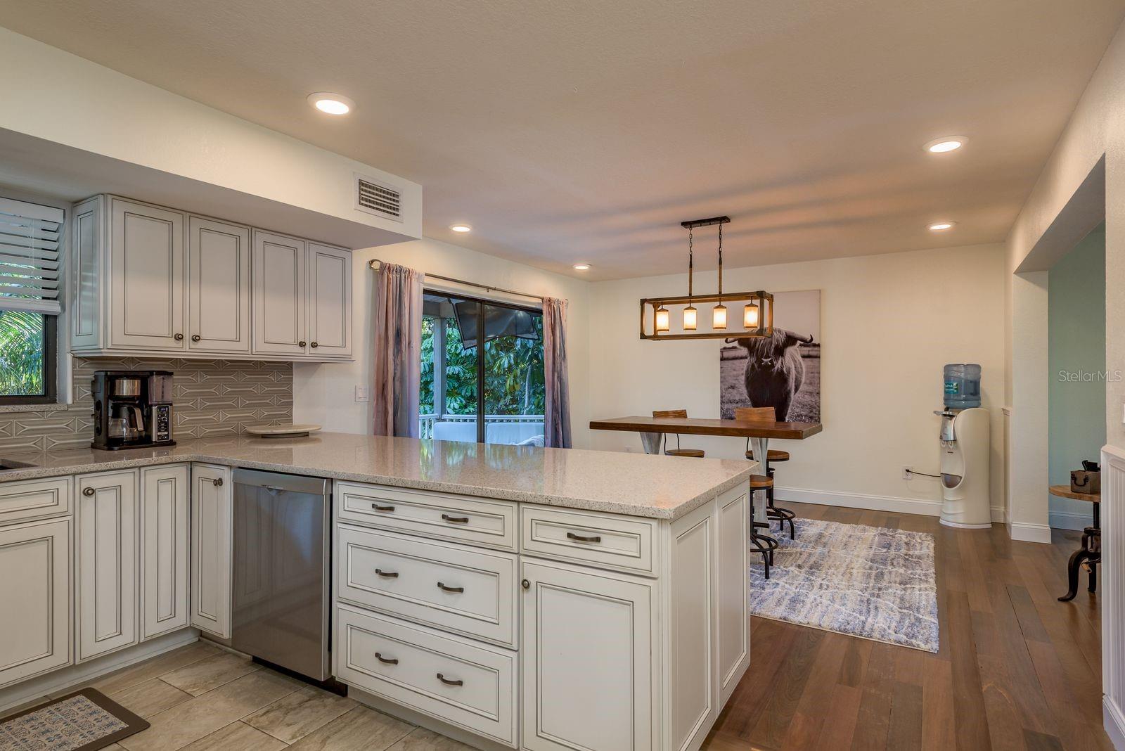 Image 19 of 88 For 758 Claudia