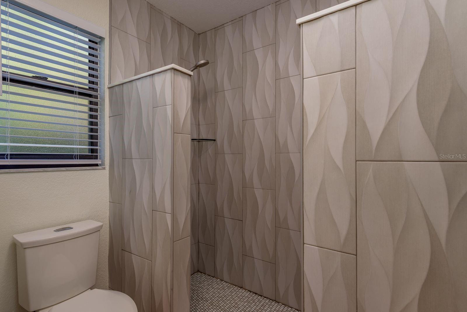 Image 36 of 88 For 758 Claudia