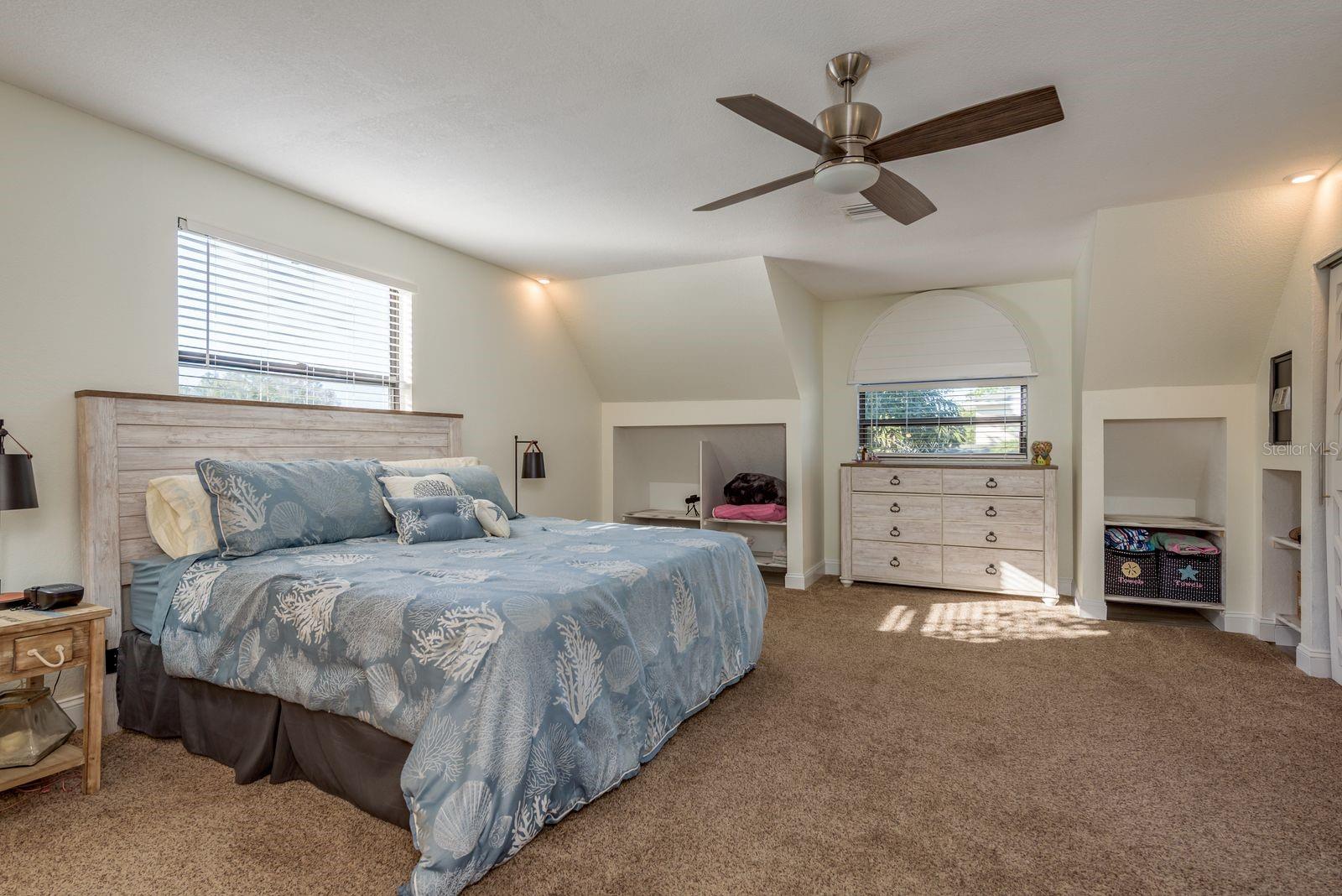 Image 40 of 88 For 758 Claudia