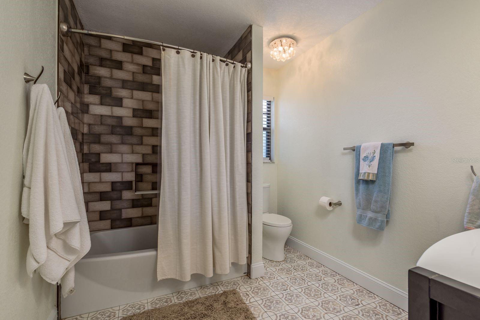 Image 48 of 88 For 758 Claudia