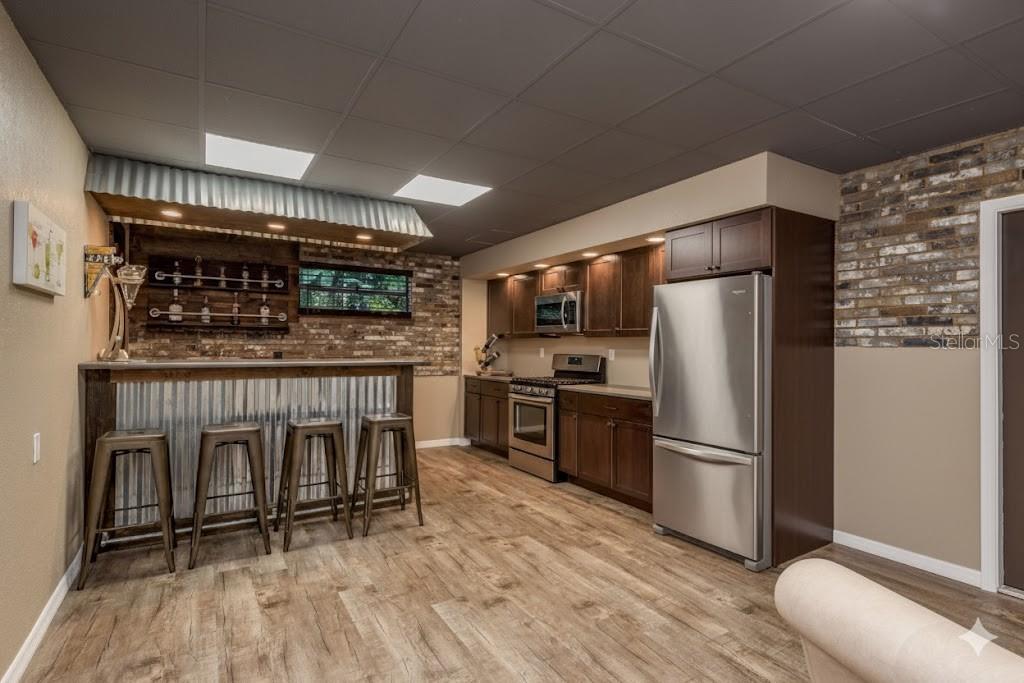 Image 54 of 88 For 758 Claudia