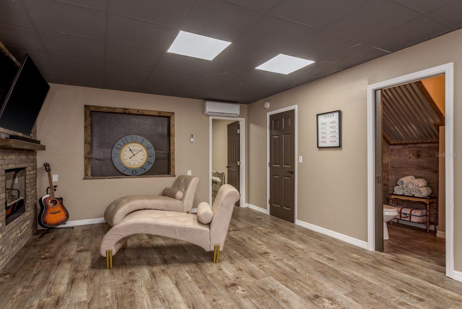 Image 57 of 88 For 758 Claudia