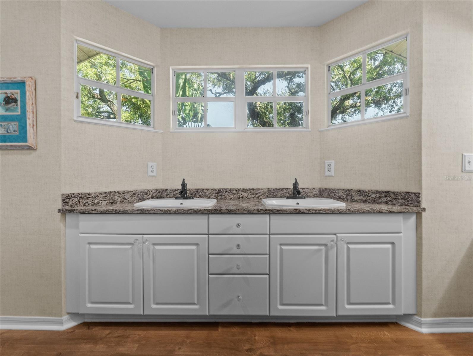 Image 23 of 42 For 4001 Leona Street