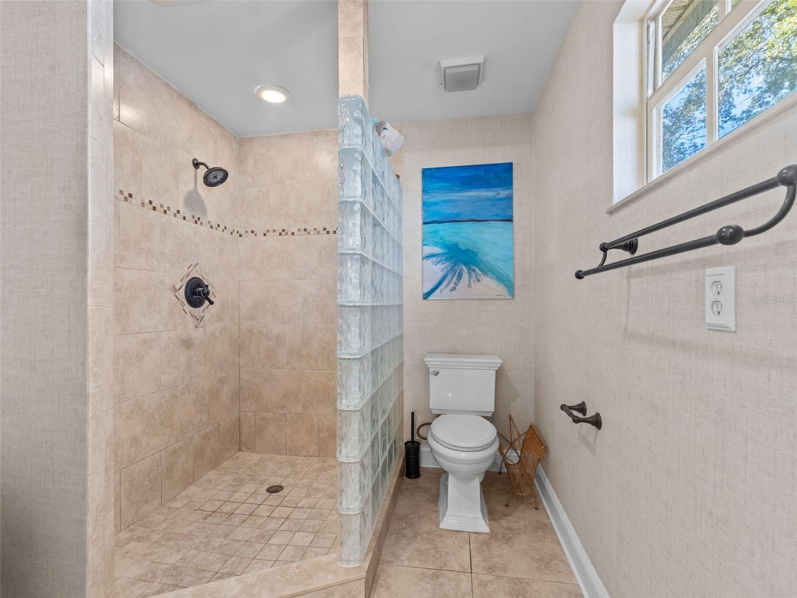 Image 25 of 42 For 4001 Leona Street