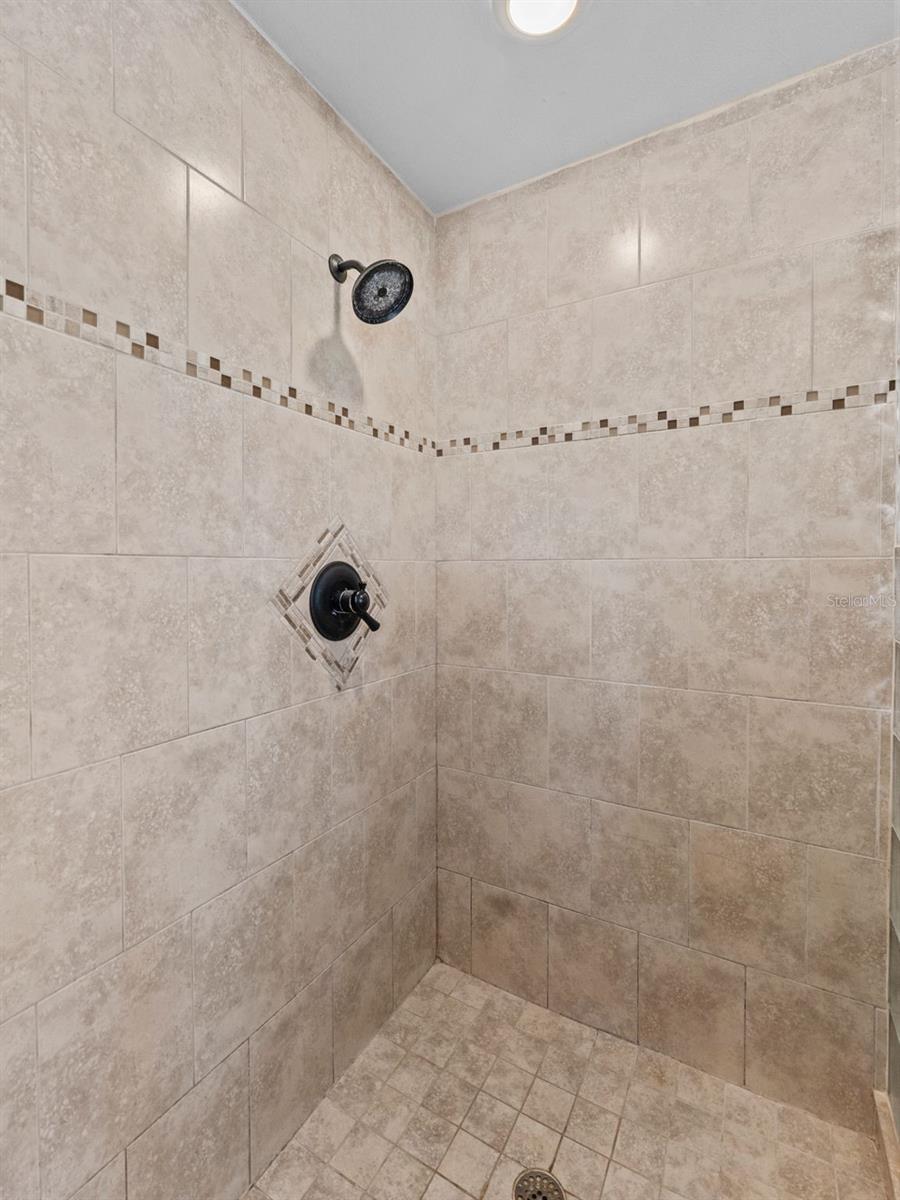 Image 26 of 42 For 4001 Leona Street