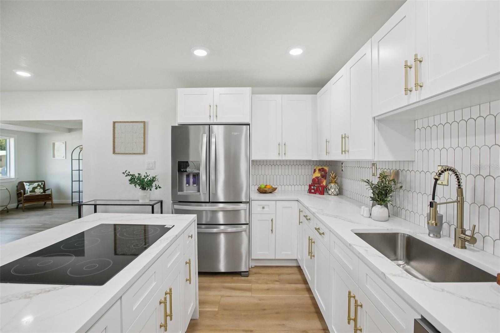 Image 10 of 33 For 4116 Iowa Avenue