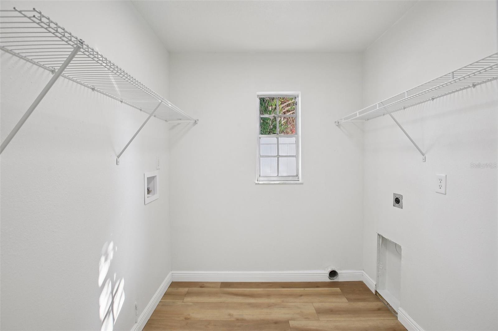 Image 13 of 33 For 4116 Iowa Avenue