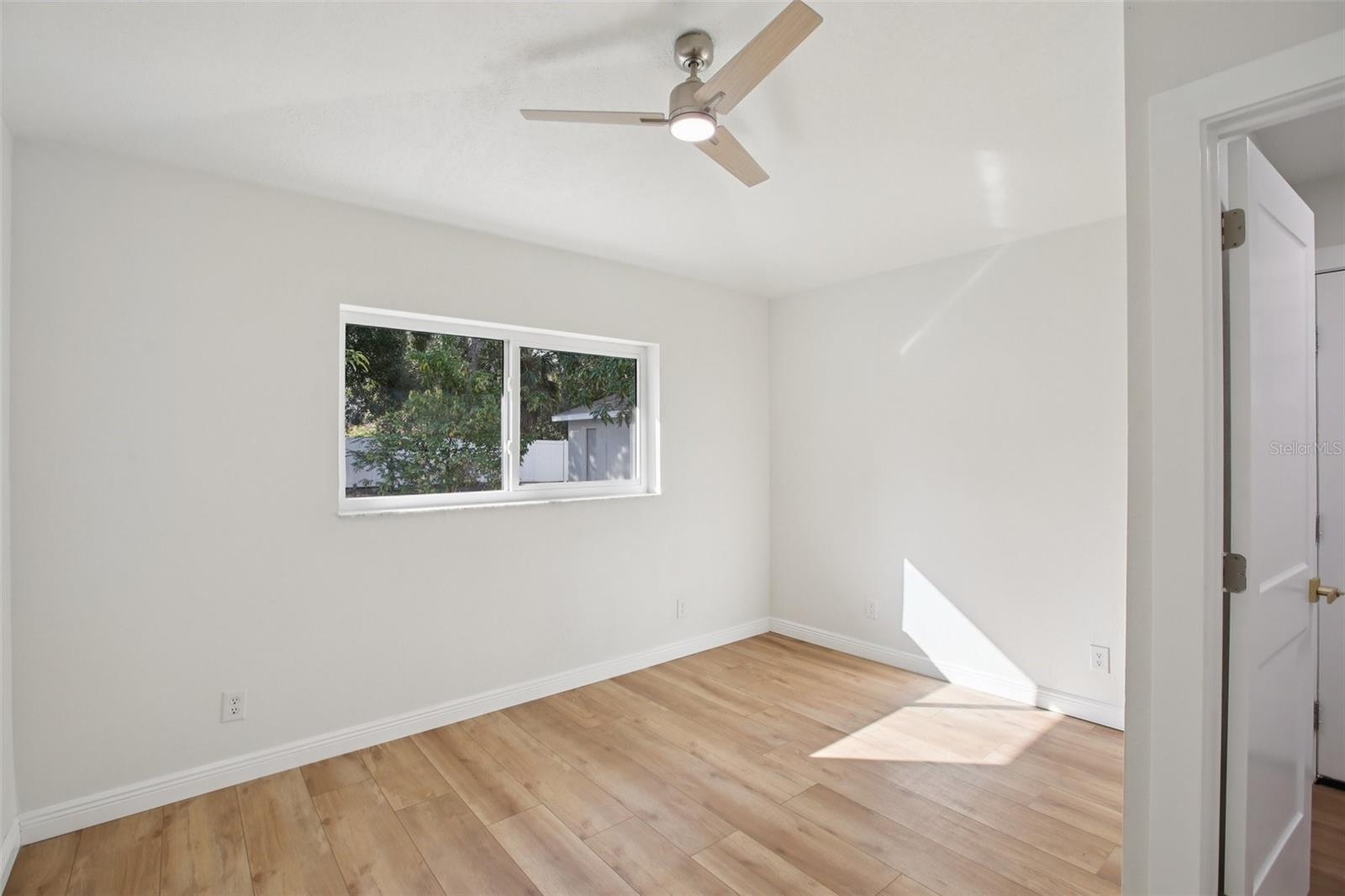 Image 15 of 33 For 4116 Iowa Avenue