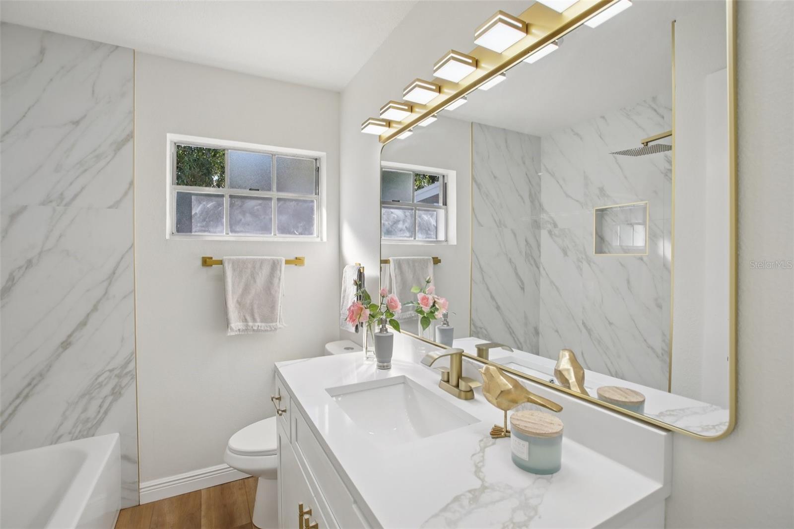 Image 16 of 33 For 4116 Iowa Avenue